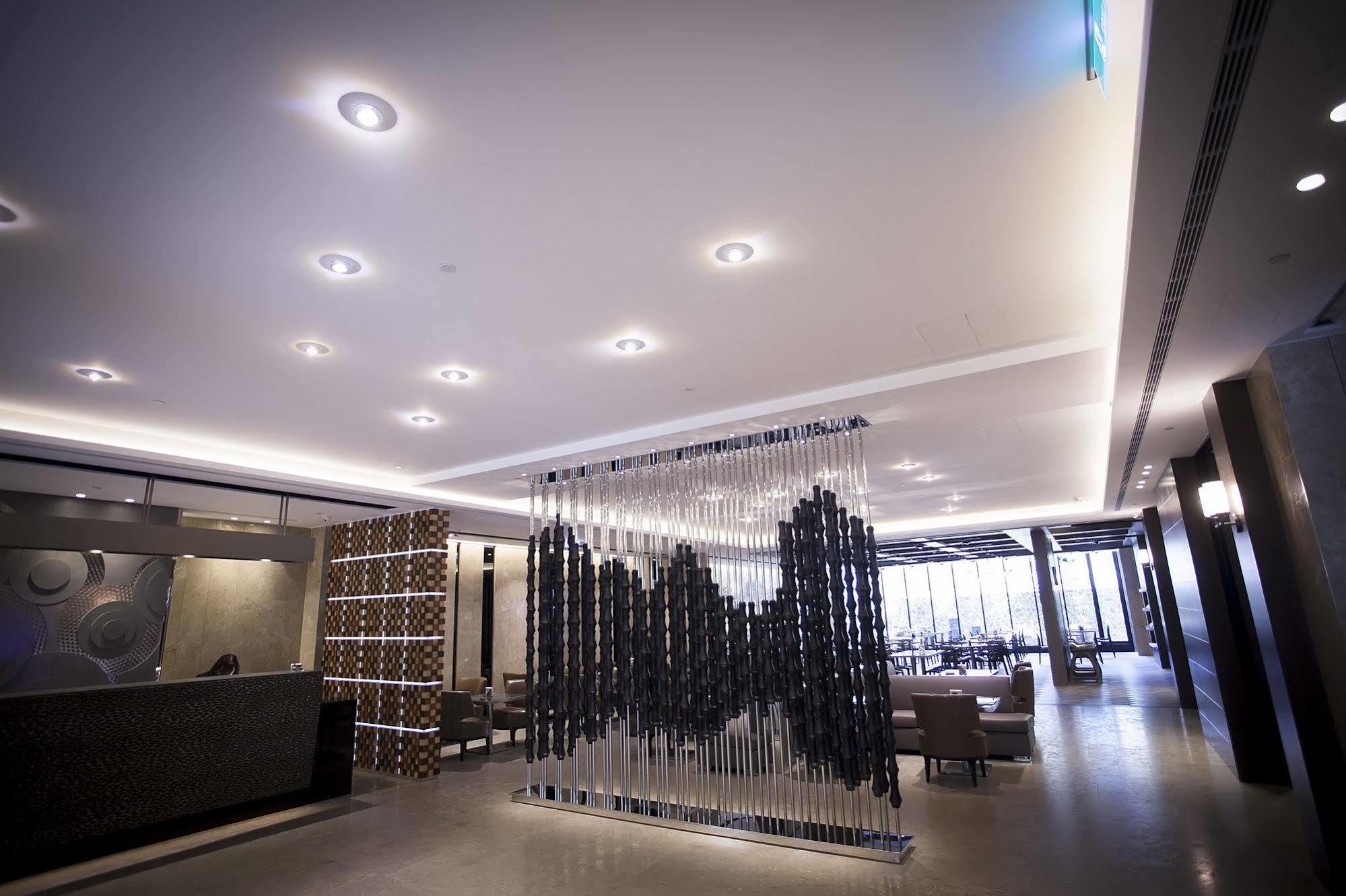 Royal Group Hotel Minghua Branch Kaohsiung Buitenkant foto